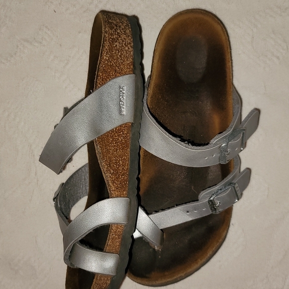 Birkenstock silver 100% leather upper adjustable straps  child sz 32 - Picture 4 of 8